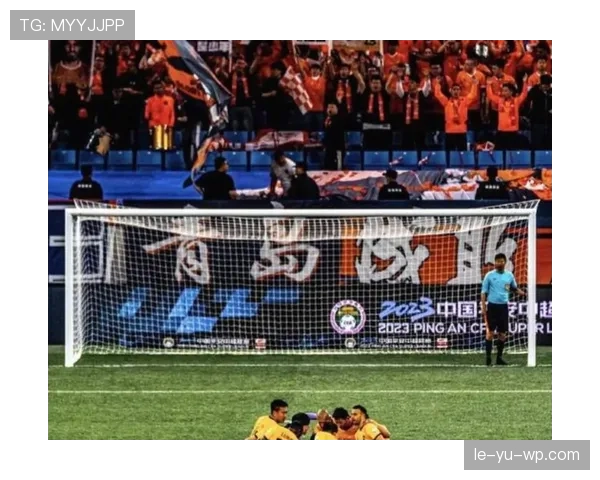 中超联赛重启在即：各队积极备战，迎接新赛季挑战