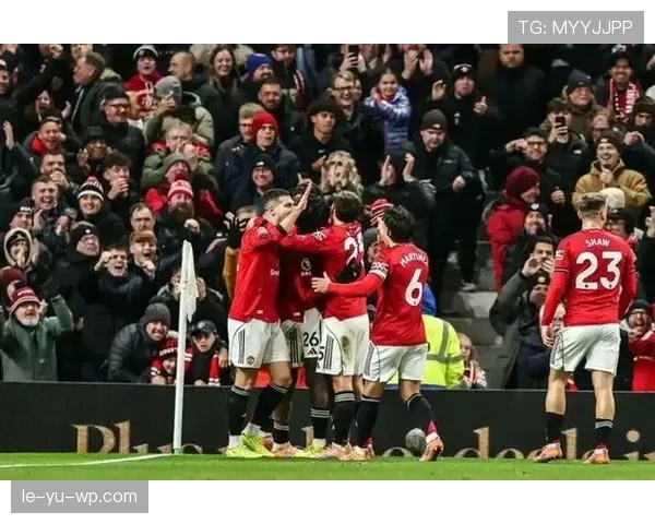 曼联深陷低谷，亟需重振士气摆脱连败危机