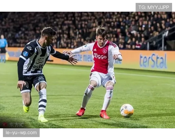 塔利亚菲科阿贾克斯左后卫