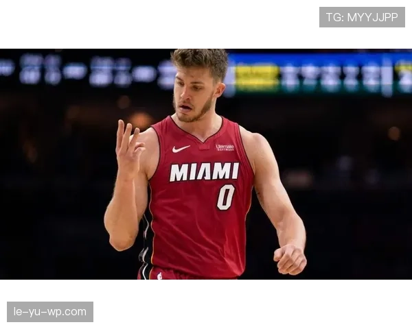 苏亚雷斯：从单箭头到自由中锋的战术角色演变