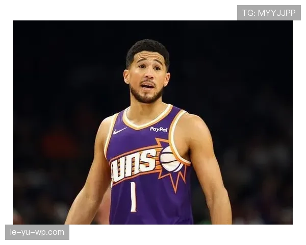 德文·布克居然每顿饭都要点三道菜？这伙生活也太有仪式感了吧！