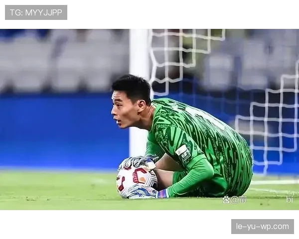 球迷不满上海申花低迷状态，谁能拯救这支战术混乱的球队？